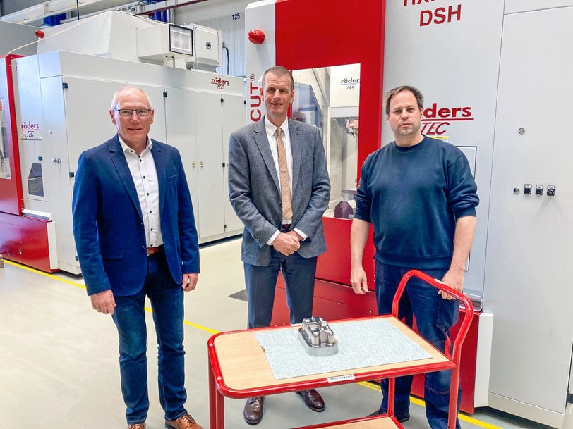 Strategic partnership in mould making Interplay of machine, tool and CAM strategy